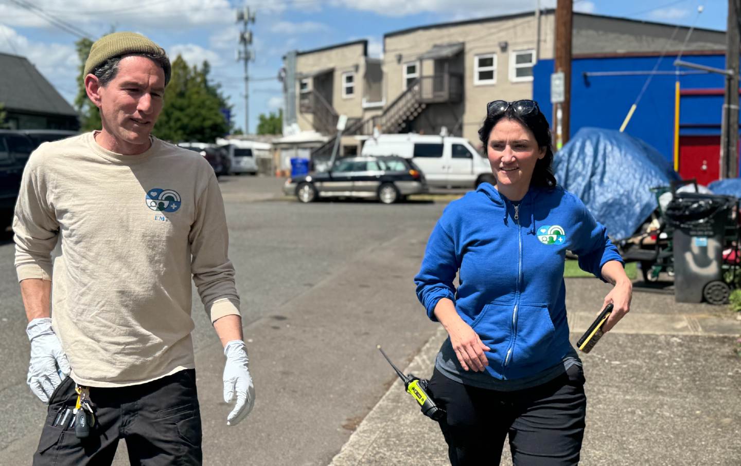 Portland Street Response crisis worker Angela Sands and EMT Kaya Ascott respond to a 911 call in Portland, Ore. (Kaia Sand)